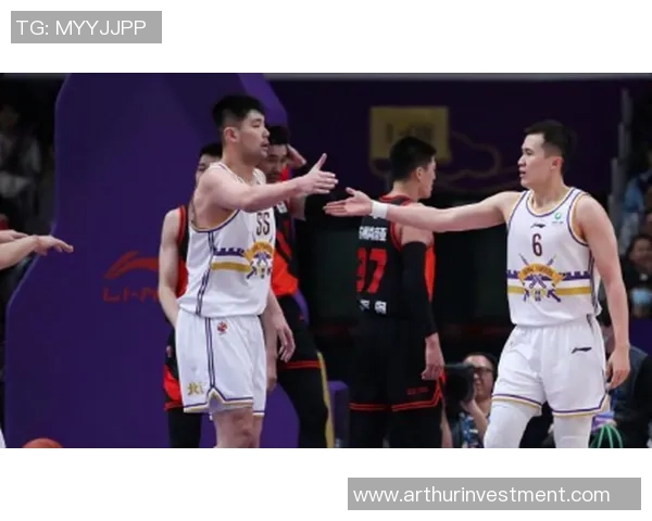 北控与广厦激战CBA联赛巅峰对决球迷期待精彩瞬间与战术较量